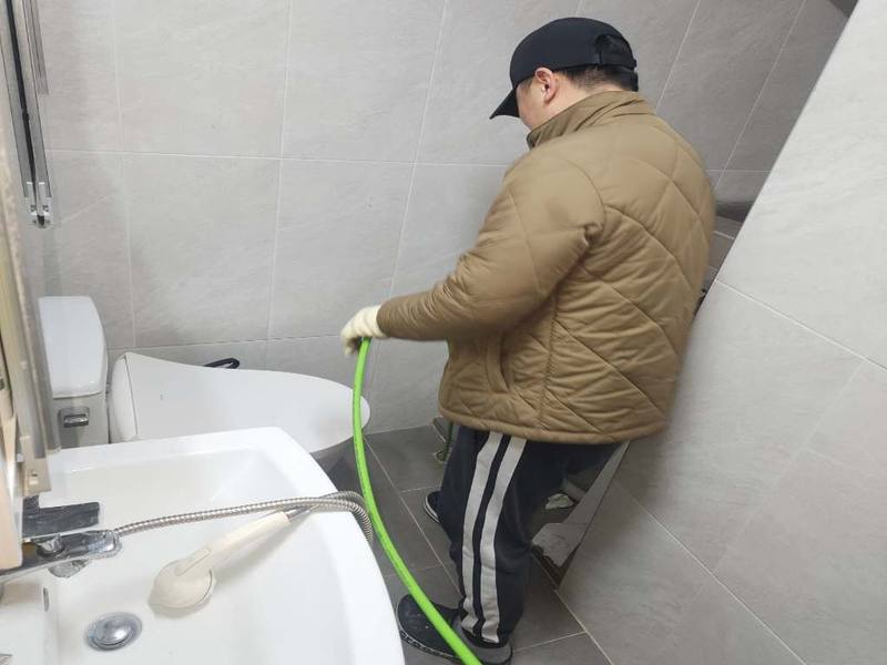 구리 변기막힘 작업사례 1